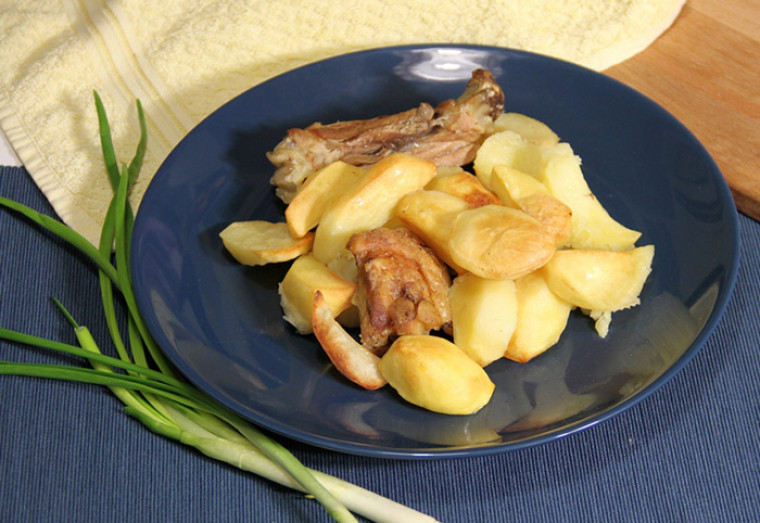 Картошка с мясом в духовке по-немецки 