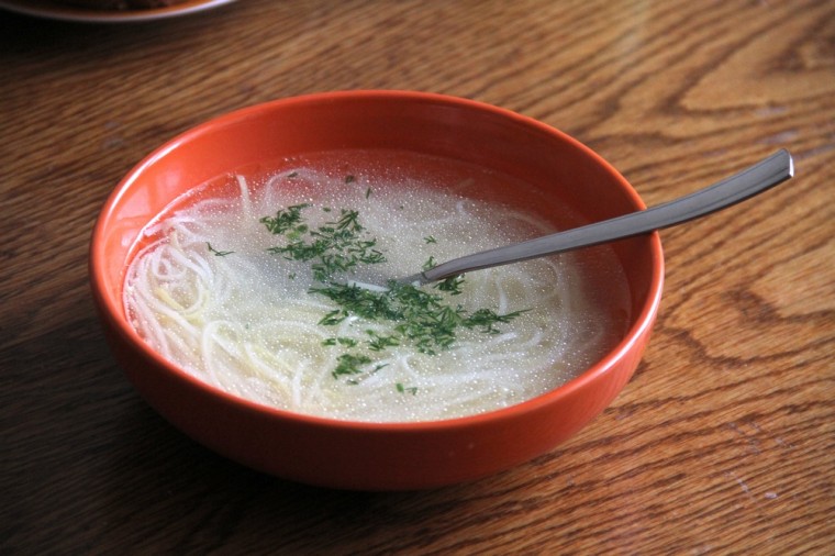 Нудельсуп - легкий суп с лапшой
