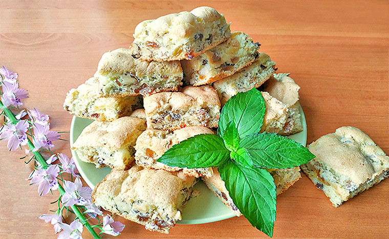 Мягкое печенье с орехами и изюмом «Мазурка»