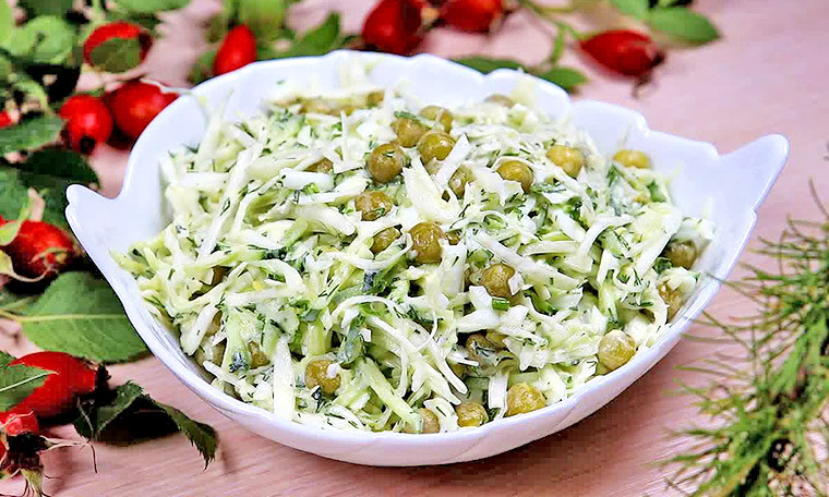 Салат с капустой и зеленым горошком