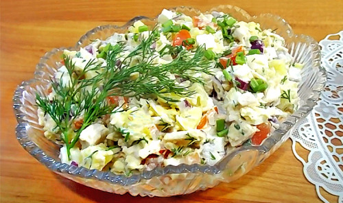 Салат с копченой грудкой, картофелем и сыром