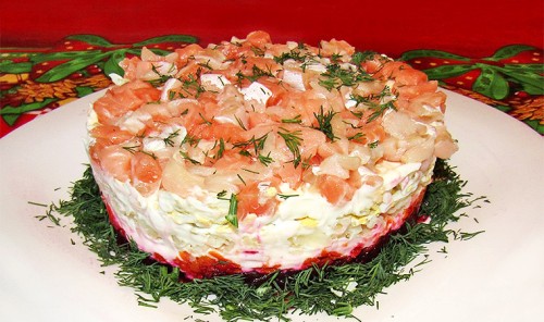 Слоеный салат «Лосось на шубе»