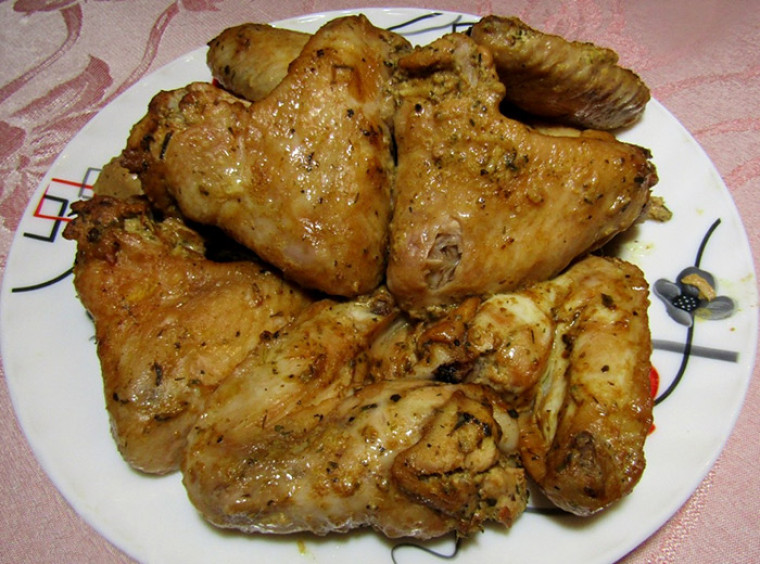 Куриные крылья в горчично-соевом маринаде