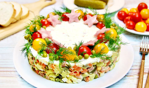 Праздничный салат «Оливье»