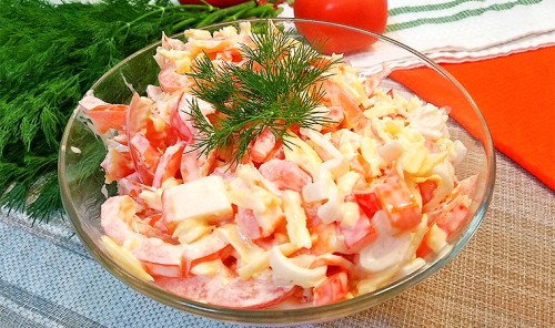 Салат с крабовыми палочками «Приморский»