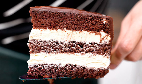 Шоколадный торт с кремом Пломбир