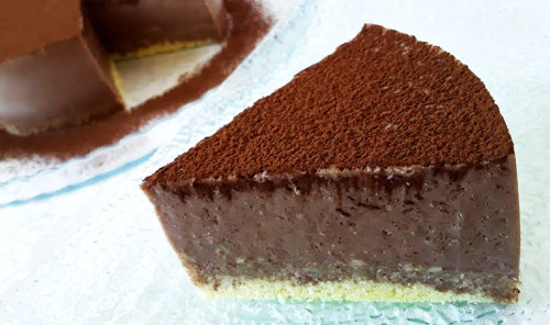 Шоколадный торт-суфле из ряженки и какао