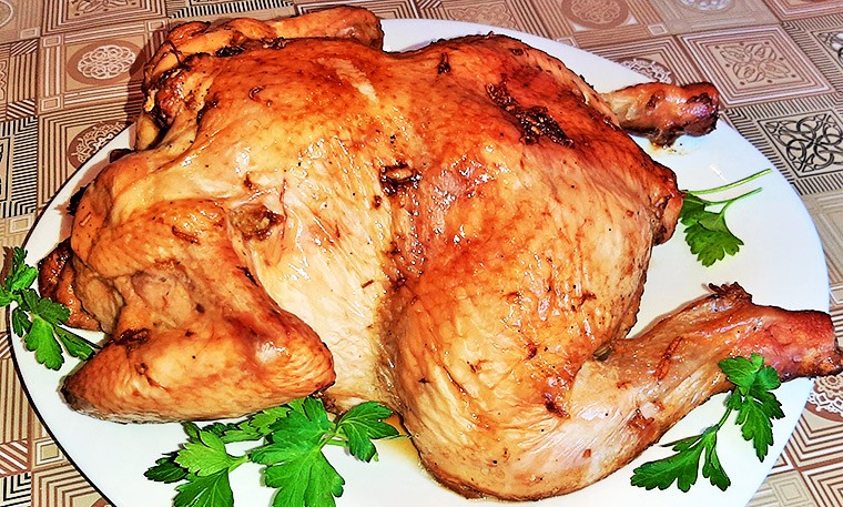 Курица в имбирно-соевом маринаде, запеченная в духовке целиком