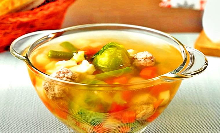 Суп с фрикадельками и овощами