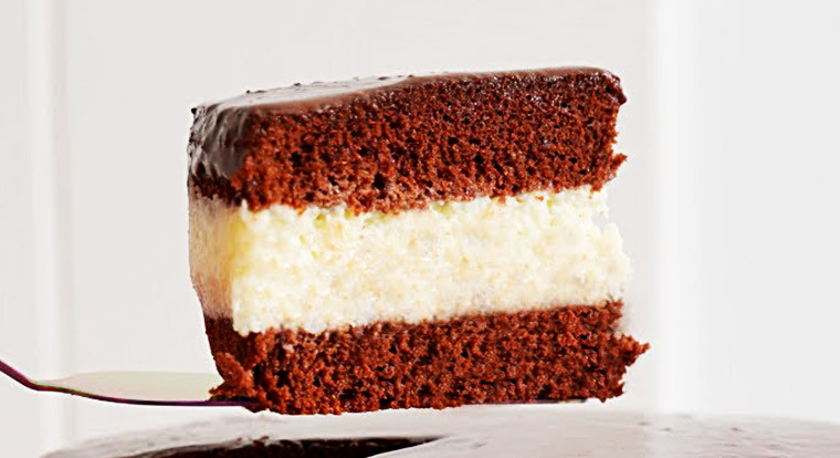 Шоколадный торт с кокосовой начинкой «Баунти»