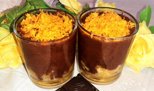 Шоколадно-апельсиновый десерт в стакане