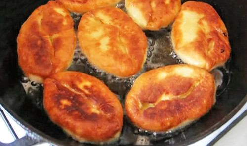 Жареные пирожки с картофельной начинкой