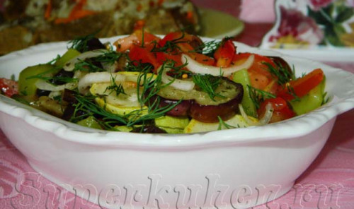 Салат из баклажанов и кабачков