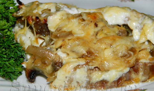 Телятина, запеченная в духовке с грибами и сыром по-нормандски