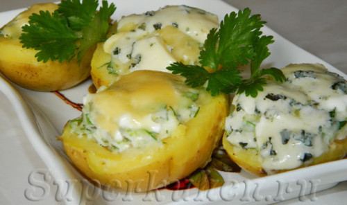 Запеченные картофельные лодочки с сыром и зеленью
